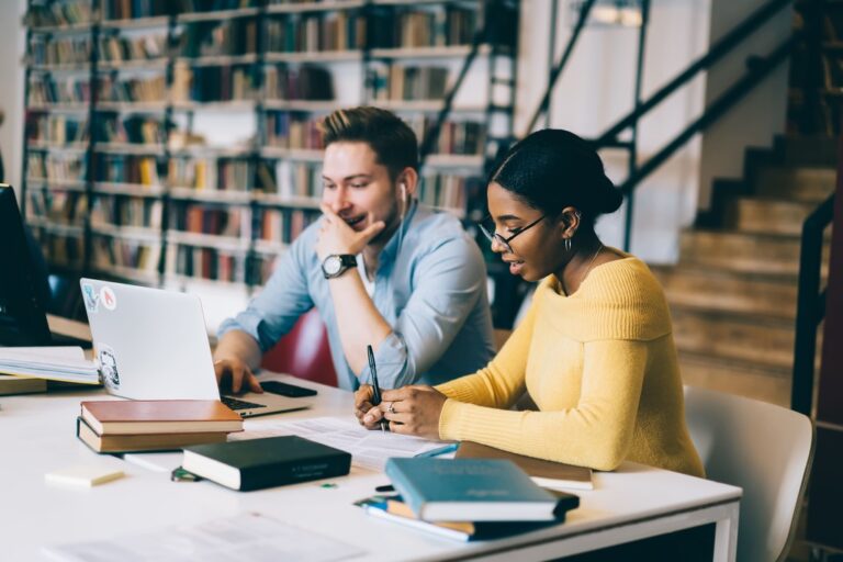 Trabalhos-academicos-os-seis-principais-tipos-e-as-ferramentas-que-ajudam-na-elaboracao-1